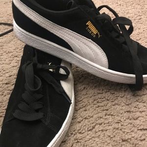 Suede Pumas